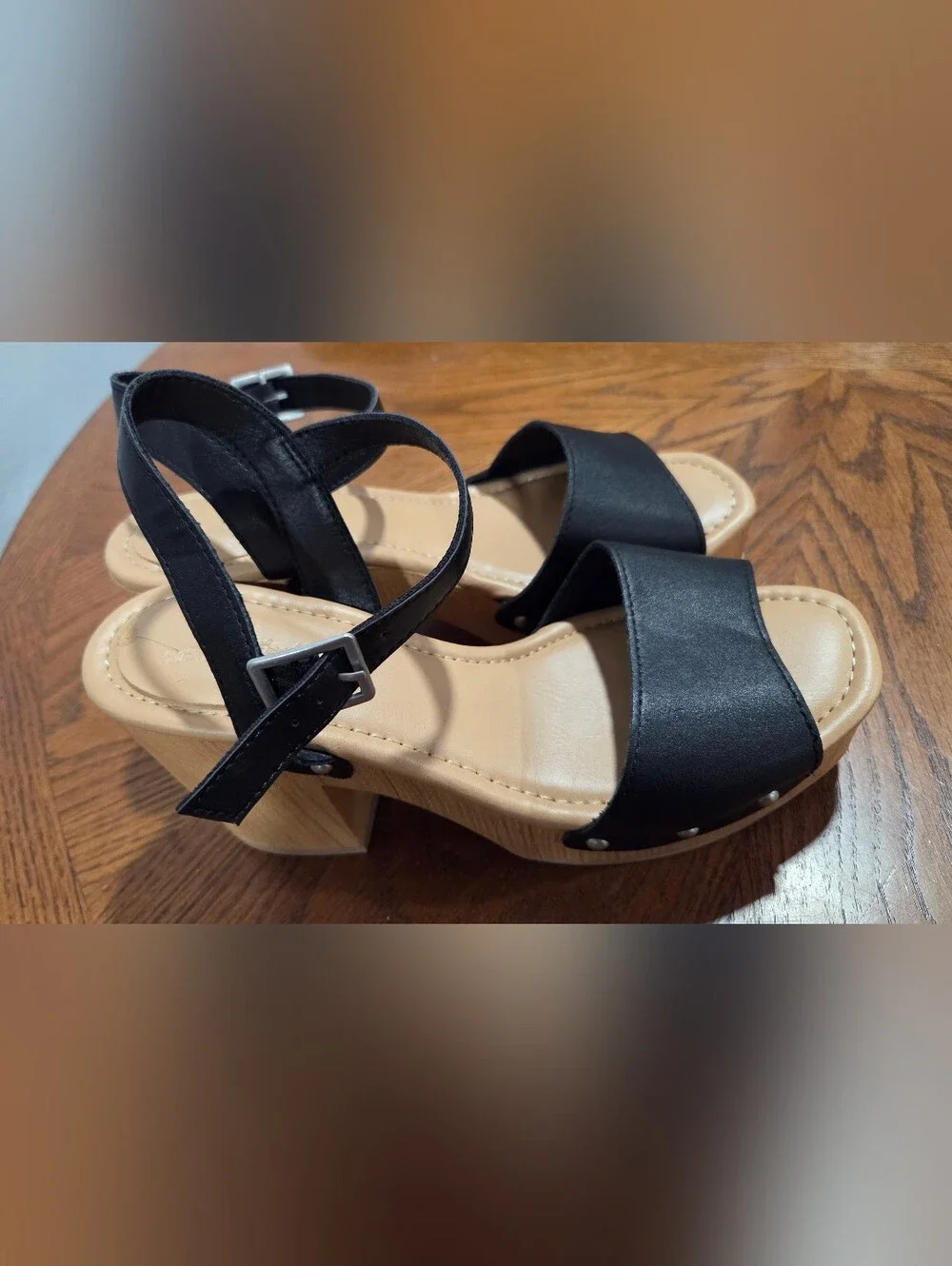 Women’s Universal Thread Clog Sandals 7.5 Women